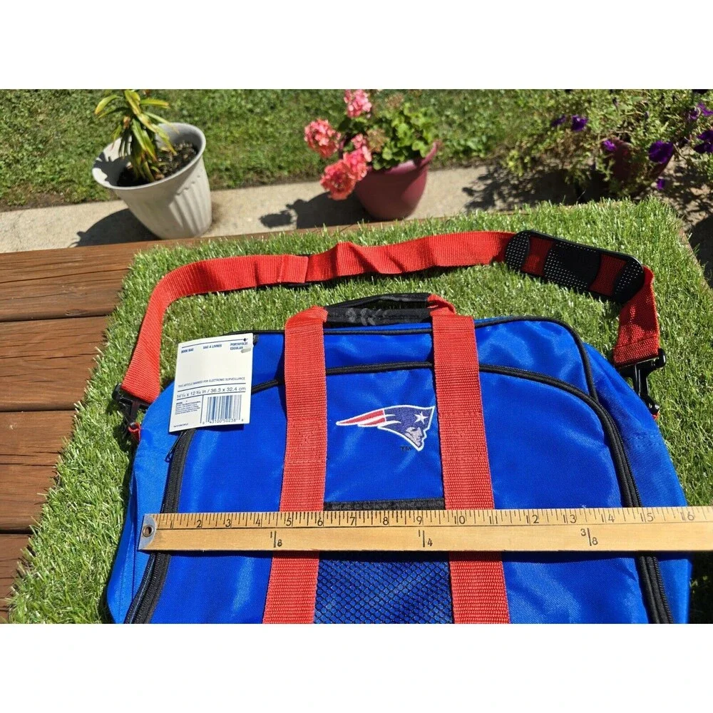 1990s Mead NFL New England Patriots Messenger Carry-on Gym Laptop Book Bag NWT